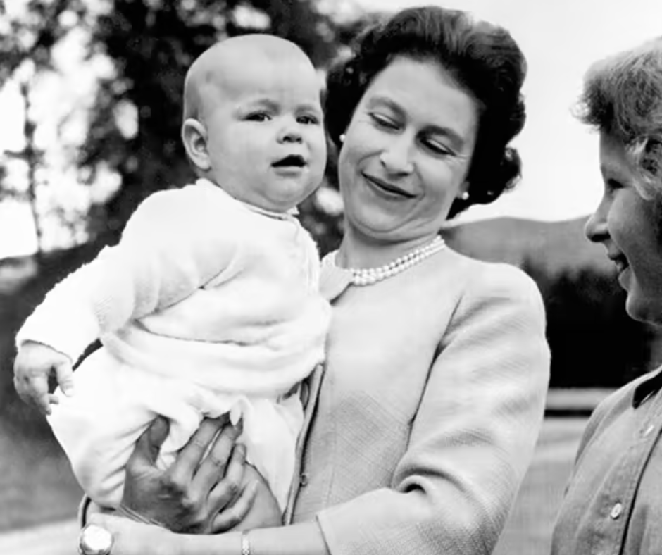 5 Motherly Facts About Queen Elizabeth II - News : Bump, Baby and You ...