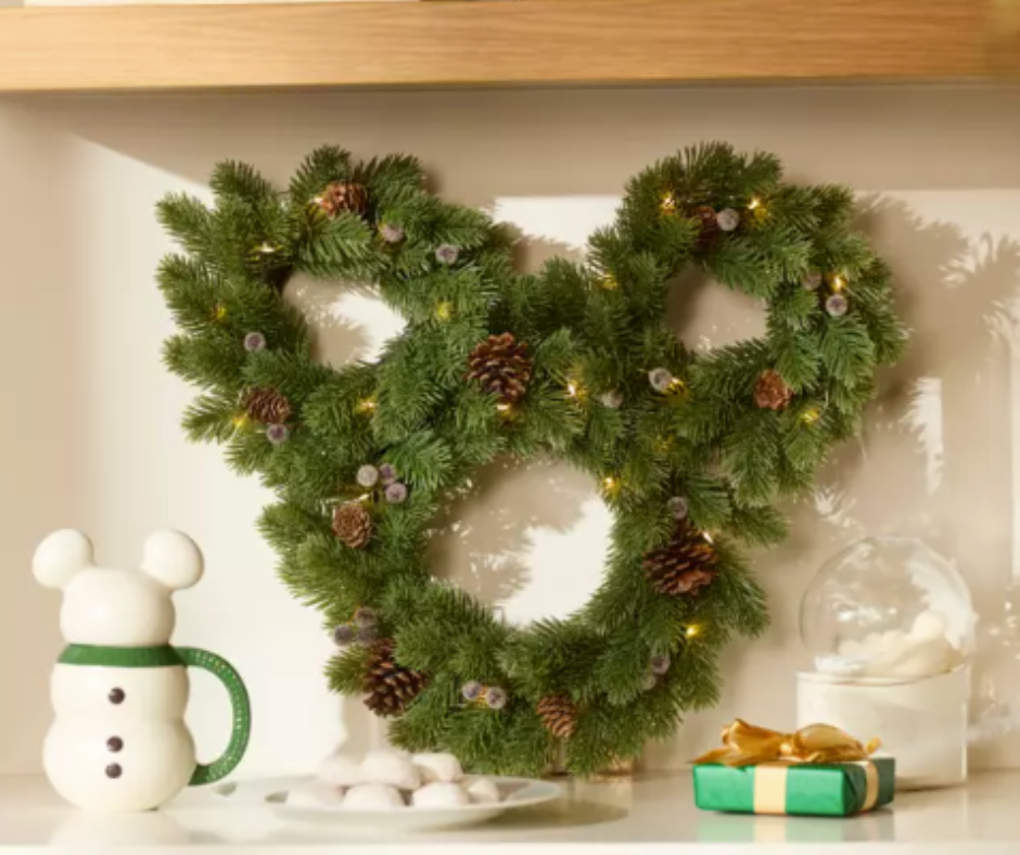 mickey-wreath-green