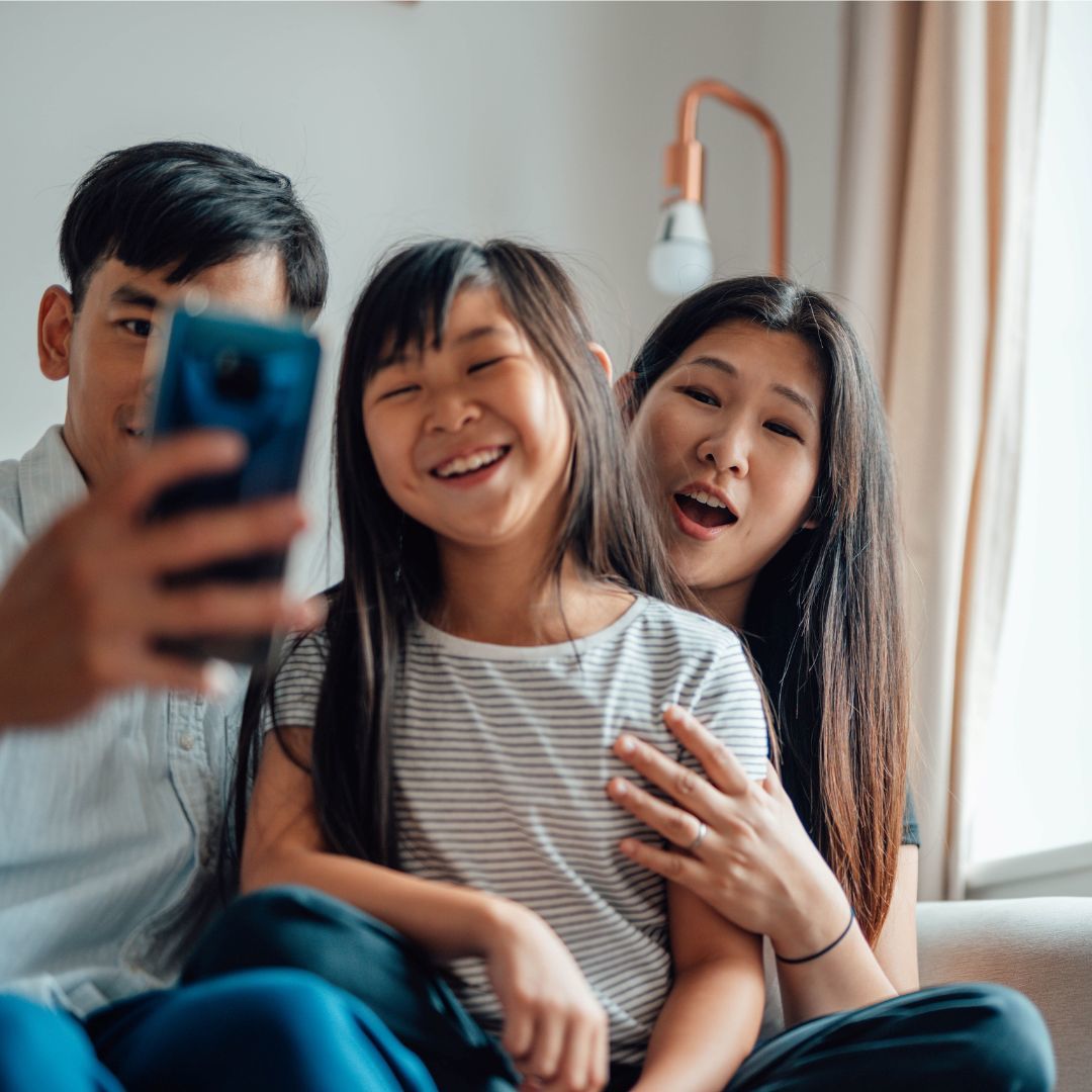 tesco-mobile-family-selfie